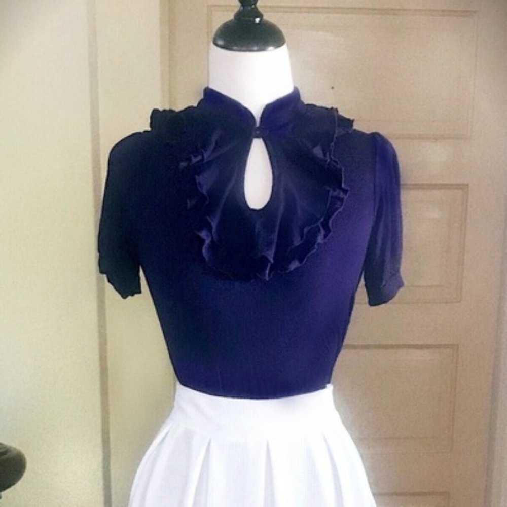 NWOT Forever 21 Ruffled Keyhole Blouse